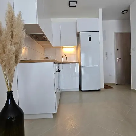 Frida- Free Private Parking Split